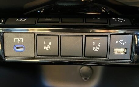 Toyota Yaris Cross, 2022 год, 1 598 000 рублей, 29 фотография