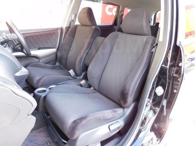 Honda Stream II рестайлинг, 2014 год, 900 000 рублей, 4 фотография