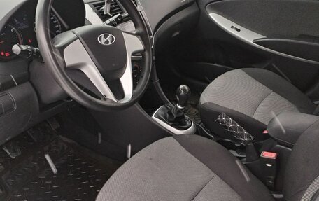 Hyundai Solaris II рестайлинг, 2011 год, 499 000 рублей, 10 фотография