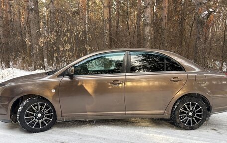 Toyota Avensis III рестайлинг, 2004 год, 630 000 рублей, 3 фотография