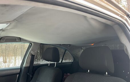 Toyota Avensis III рестайлинг, 2004 год, 630 000 рублей, 13 фотография