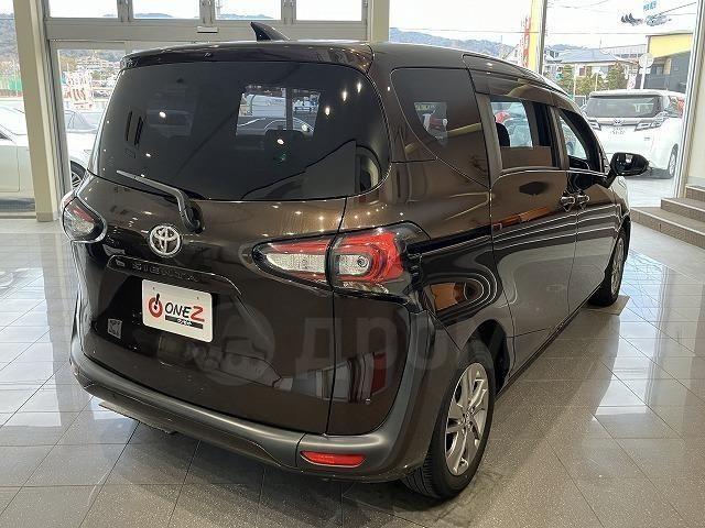 Toyota Sienta II, 2021 год, 1 240 000 рублей, 6 фотография