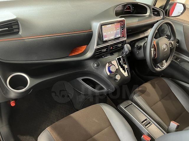 Toyota Sienta II, 2021 год, 1 240 000 рублей, 9 фотография