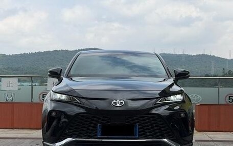 Toyota Venza, 2022 год, 3 130 000 рублей, 2 фотография