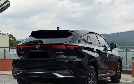Toyota Venza, 2022 год, 3 130 000 рублей, 6 фотография