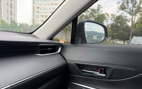 Toyota Venza, 2022 год, 3 130 000 рублей, 16 фотография