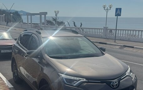 Toyota RAV4, 2019 год, 3 300 000 рублей, 2 фотография