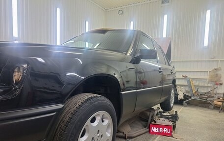 Mercedes-Benz E-Класс, 1993 год, 1 300 000 рублей, 1 фотография