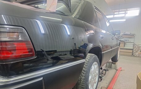 Mercedes-Benz E-Класс, 1993 год, 1 300 000 рублей, 3 фотография