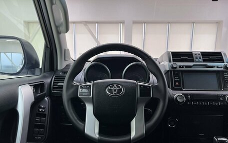 Toyota Land Cruiser Prado 150 рестайлинг 2, 2014 год, 3 500 000 рублей, 14 фотография