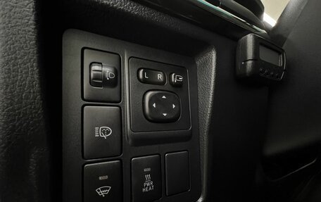 Toyota Land Cruiser Prado 150 рестайлинг 2, 2014 год, 3 500 000 рублей, 32 фотография