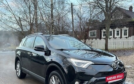 Toyota RAV4, 2018 год, 2 650 000 рублей, 2 фотография