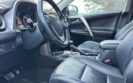 Toyota RAV4, 2018 год, 2 650 000 рублей, 10 фотография