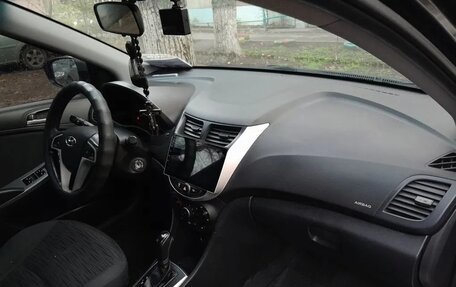 Hyundai Solaris II рестайлинг, 2015 год, 1 050 000 рублей, 7 фотография