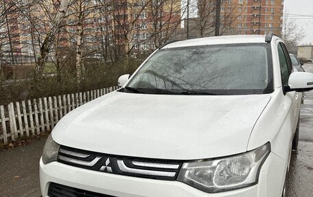 Mitsubishi Outlander III рестайлинг 3, 2013 год, 1 250 000 рублей, 9 фотография