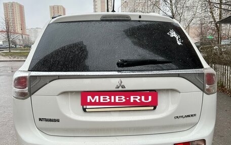 Mitsubishi Outlander III рестайлинг 3, 2013 год, 1 250 000 рублей, 2 фотография