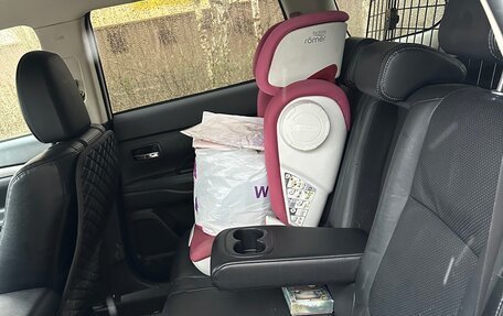 Mitsubishi Outlander III рестайлинг 3, 2013 год, 1 250 000 рублей, 12 фотография