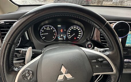 Mitsubishi Outlander III рестайлинг 3, 2013 год, 1 250 000 рублей, 16 фотография