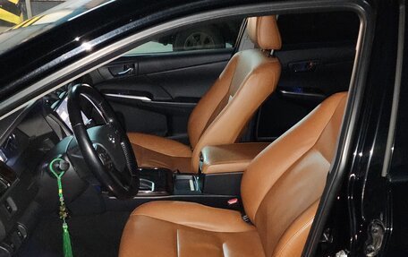 Toyota Camry, 2017 год, 2 800 000 рублей, 38 фотография