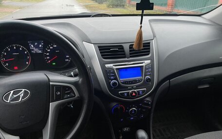 Hyundai Solaris II рестайлинг, 2012 год, 900 000 рублей, 8 фотография