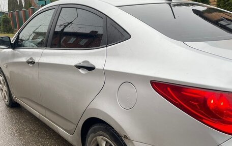 Hyundai Solaris II рестайлинг, 2012 год, 900 000 рублей, 3 фотография