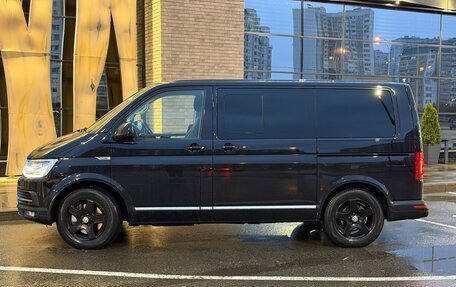 Volkswagen Multivan T6 рестайлинг, 2016 год, 3 250 000 рублей, 2 фотография