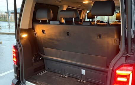 Volkswagen Multivan T6 рестайлинг, 2016 год, 3 250 000 рублей, 12 фотография