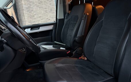 Volkswagen Multivan T6 рестайлинг, 2016 год, 3 250 000 рублей, 18 фотография