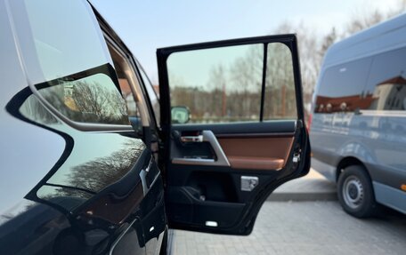 Toyota Land Cruiser 200, 2015 год, 3 700 000 рублей, 7 фотография