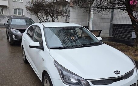 KIA Rio IV, 2018 год, 1 450 000 рублей, 1 фотография