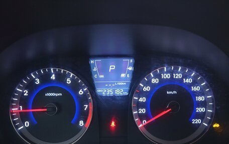 Hyundai Solaris II рестайлинг, 2011 год, 480 000 рублей, 10 фотография