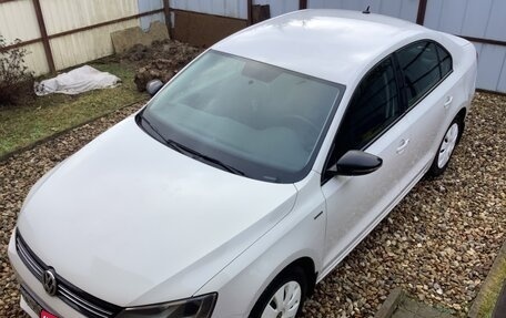 Volkswagen Jetta VI, 2013 год, 930 000 рублей, 1 фотография