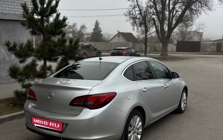 Opel Astra J, 2012 год, 630 000 рублей, 1 фотография