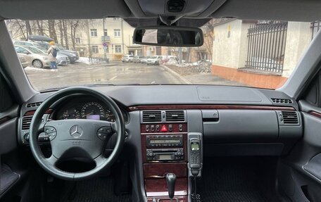 Mercedes-Benz E-Класс, 1999 год, 2 600 000 рублей, 34 фотография