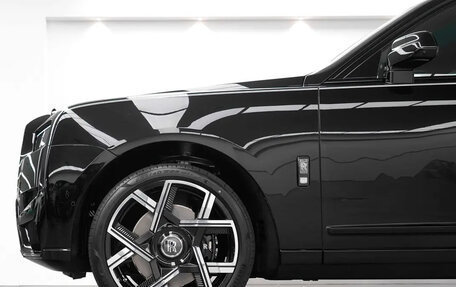 Rolls-Royce Cullinan, 2025 год, 99 900 000 рублей, 3 фотография