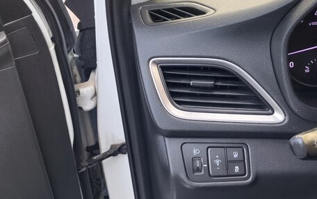 Hyundai Solaris II рестайлинг, 2018 год, 899 999 рублей, 7 фотография