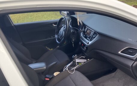 Hyundai Solaris II рестайлинг, 2018 год, 899 999 рублей, 12 фотография