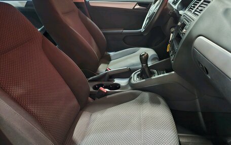 Volkswagen Jetta VI, 2012 год, 1 065 000 рублей, 11 фотография