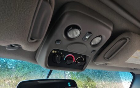 Chevrolet Tahoe II, 2001 год, 1 470 000 рублей, 22 фотография