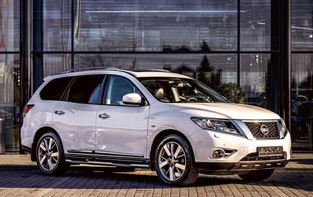 Nissan Pathfinder, 2016 год, 2 395 000 рублей, 3 фотография