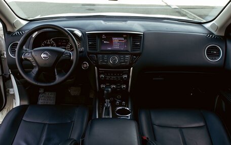 Nissan Pathfinder, 2016 год, 2 395 000 рублей, 16 фотография