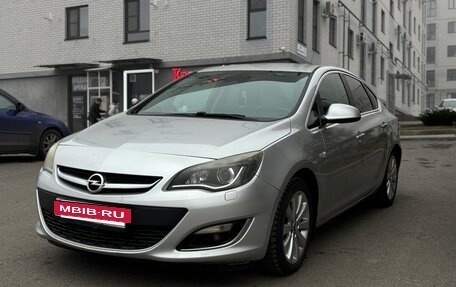 Opel Astra J, 2012 год, 630 000 рублей, 2 фотография
