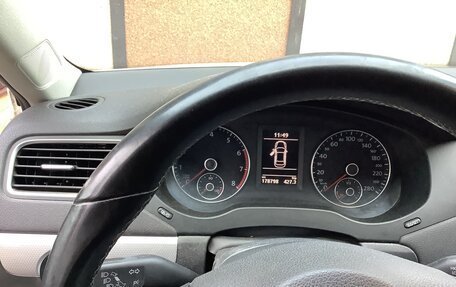 Volkswagen Jetta VI, 2013 год, 930 000 рублей, 7 фотография