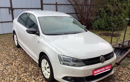 Volkswagen Jetta VI, 2013 год, 930 000 рублей, 8 фотография