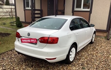 Volkswagen Jetta VI, 2013 год, 930 000 рублей, 3 фотография