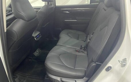 Toyota Highlander, 2025 год, 5 949 000 рублей, 15 фотография