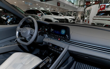 Hyundai Elantra, 2025 год, 2 950 000 рублей, 15 фотография