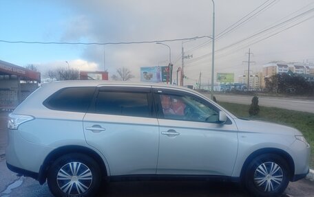 Mitsubishi Outlander III рестайлинг 3, 2014 год, 1 350 000 рублей, 8 фотография