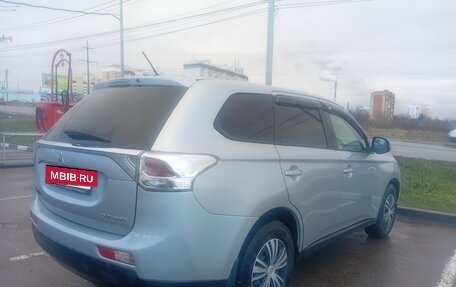 Mitsubishi Outlander III рестайлинг 3, 2014 год, 1 350 000 рублей, 7 фотография