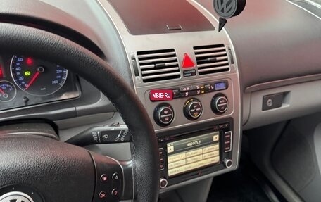 Volkswagen Touran III, 2009 год, 665 000 рублей, 6 фотография